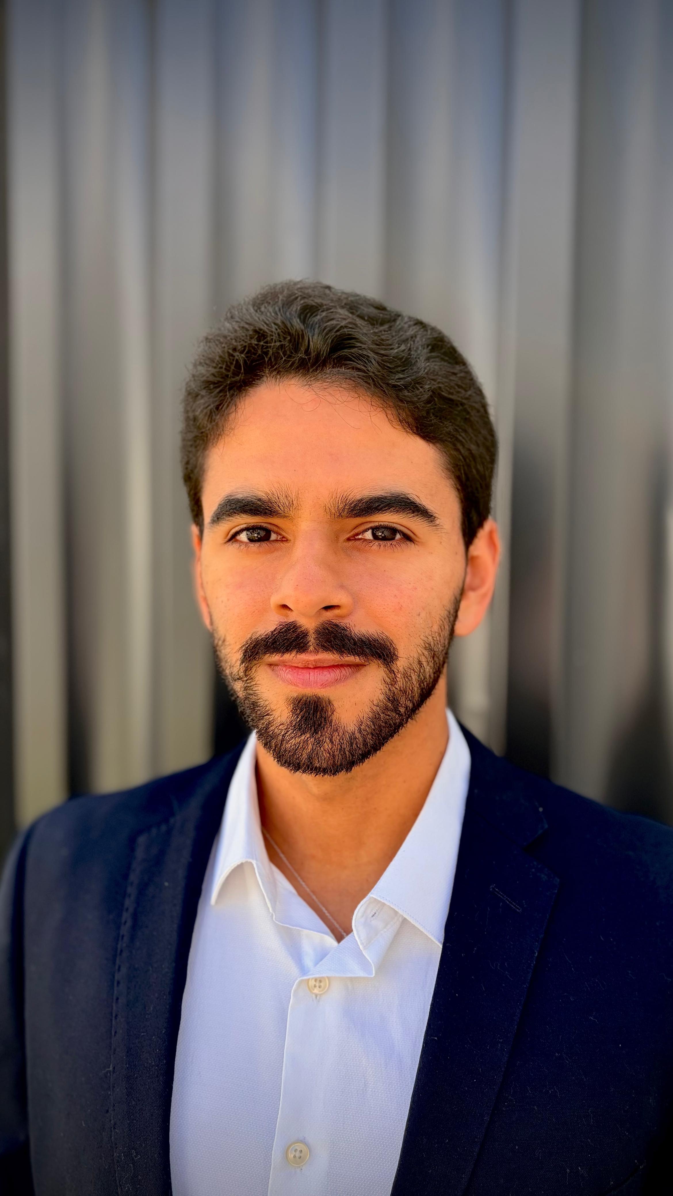 Dr. Rodrigo Átila Santos, advogado